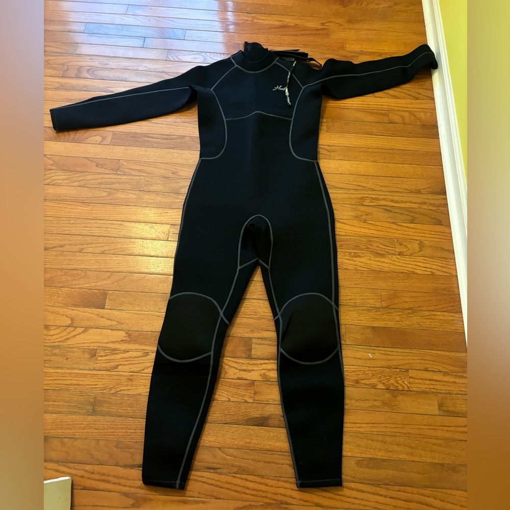 NWT Hevto Men’s Wetsuit